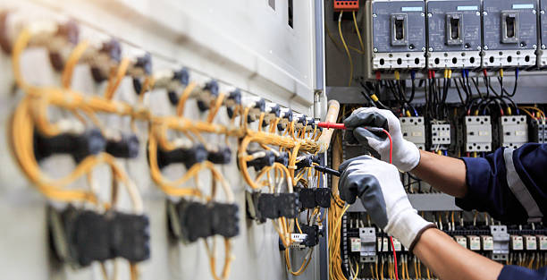 Professional Electrician technician working in Ponce Inlet, FL